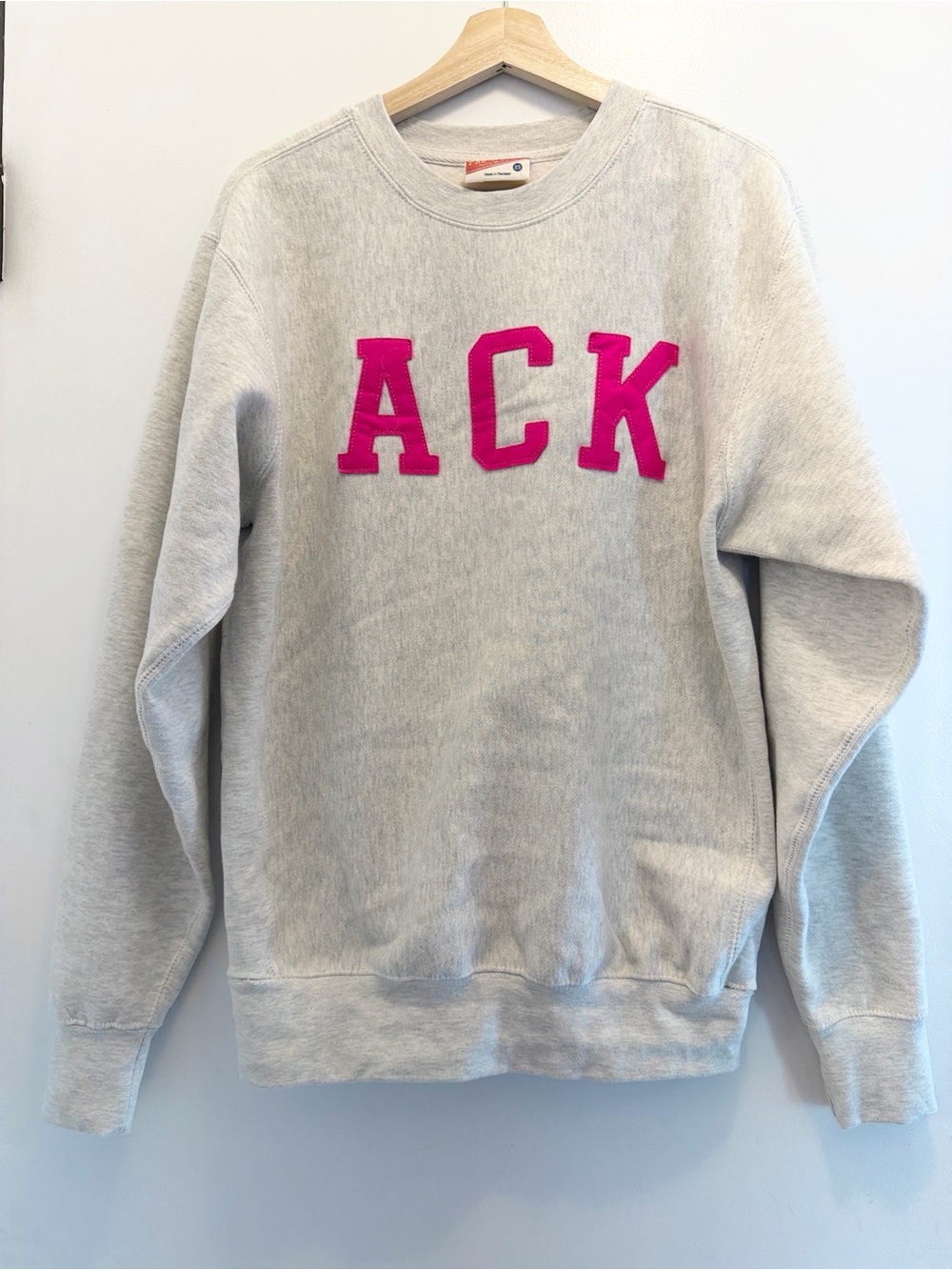 🌊⛱️Heather Gray and Hot Pink Nantucket, MA Crewneck Sweatshirt Size XS☀️🌊